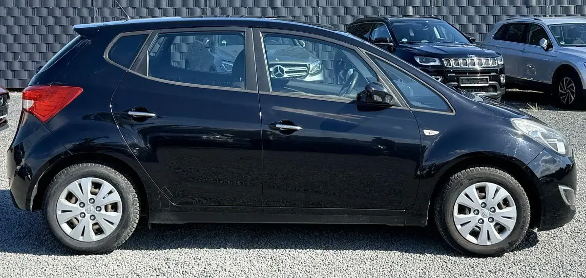 Gebraucht Hyundai ix20 90 PS (66 kW) 2013 Schwarz Kleinwagen