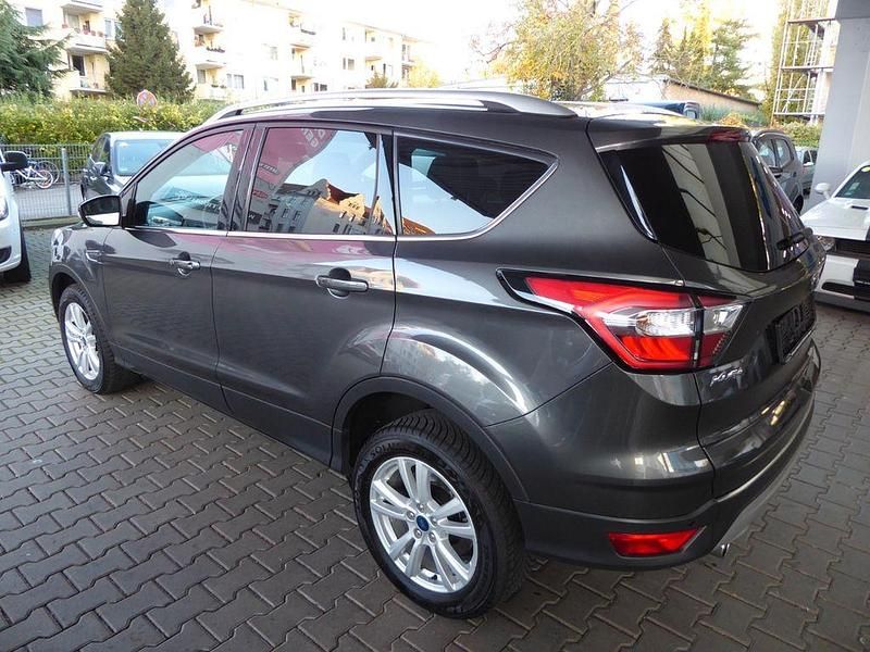 Gebraucht Ford Kuga Trend 150 PS (110 kW) 2019 Grau SUV