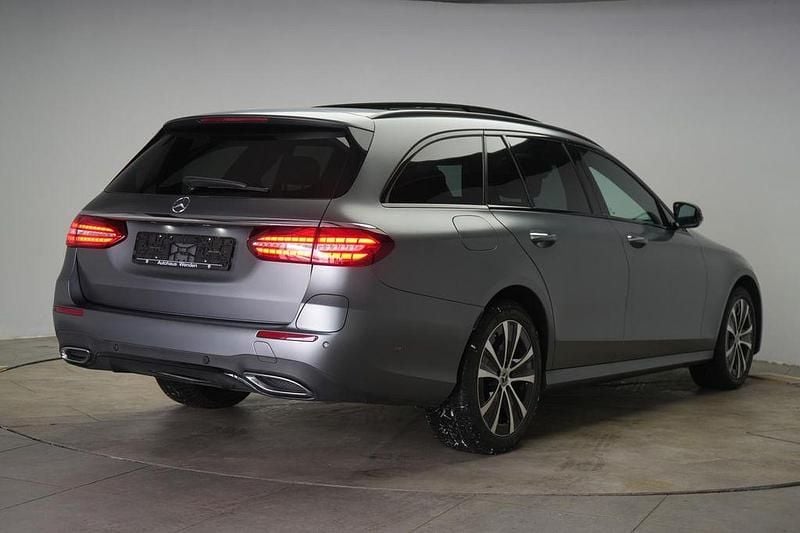 Gebraucht Mercedes E300 AMG 194 PS (142 kW) 2022 Grau Limousine