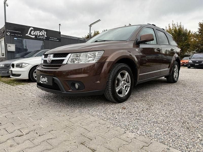 Braun Gebraucht 2012 Fiat Freemont SUV | 5.200 € (Superpreis) - Bild 1/4