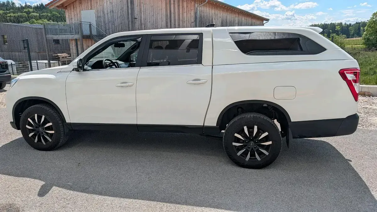Gebraucht SsangYong Musso 204 PS (150 kW) 2022 Weiß Pickup