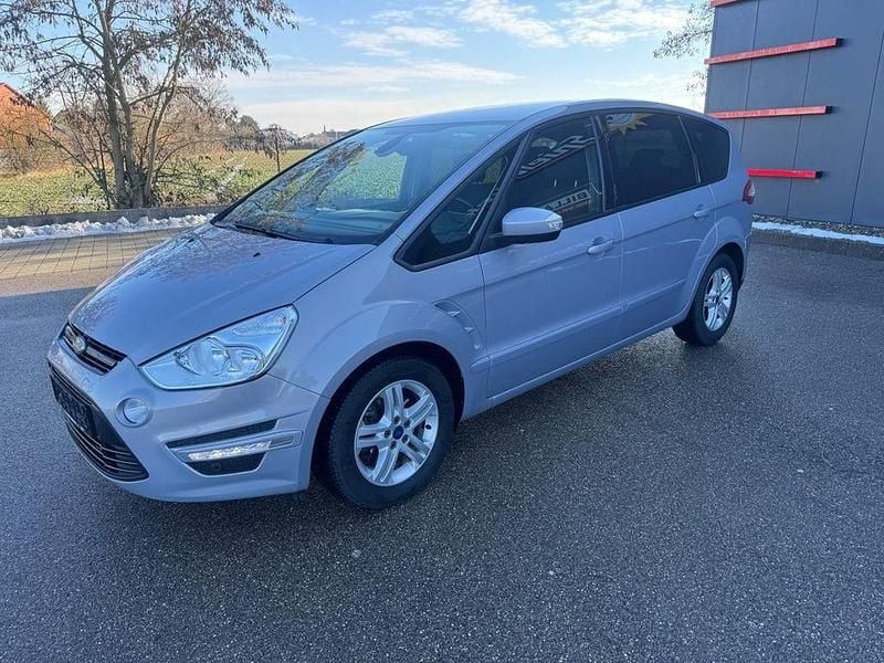 Grau Gebraucht 2014 Ford S-MAX Business Edition Van / Kleinbus | 8.490 € (Fairer Preis) - Bild 1/4