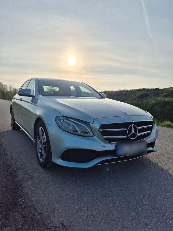 Second-hand Mercedes E220 194 CP (142 kW) 2019 Argintiu Berlinǎ
