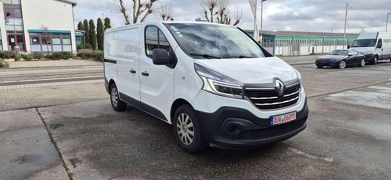 Gebraucht Renault Trafic Komfort 145 PS (106 kW) 2021 Schnie weiß Van / Kleinbus