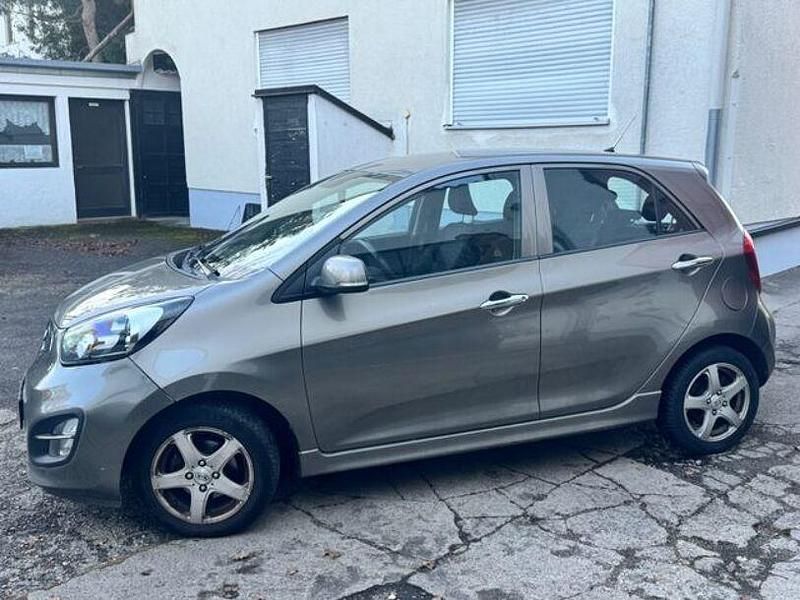 Gebraucht Kia Picanto Spirit 69 PS (50 kW) 2011 Titaniumsilber met. Kleinwagen