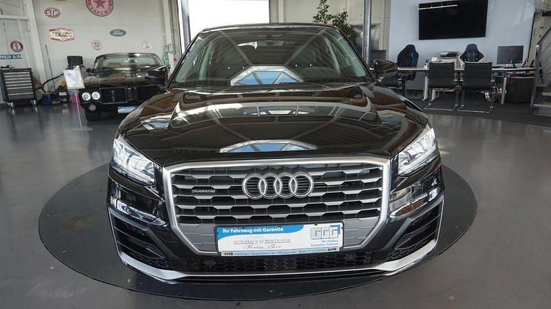 Gebraucht Audi Q2 S-Line 190 PS (139 kW) 2020 Mythosschwarz metallic (metallic) SUV
