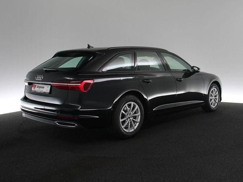 Gebraucht Audi A6 Premium 204 PS (150 kW) 2022 Mythosschwarz metallic (metallic) Kombi