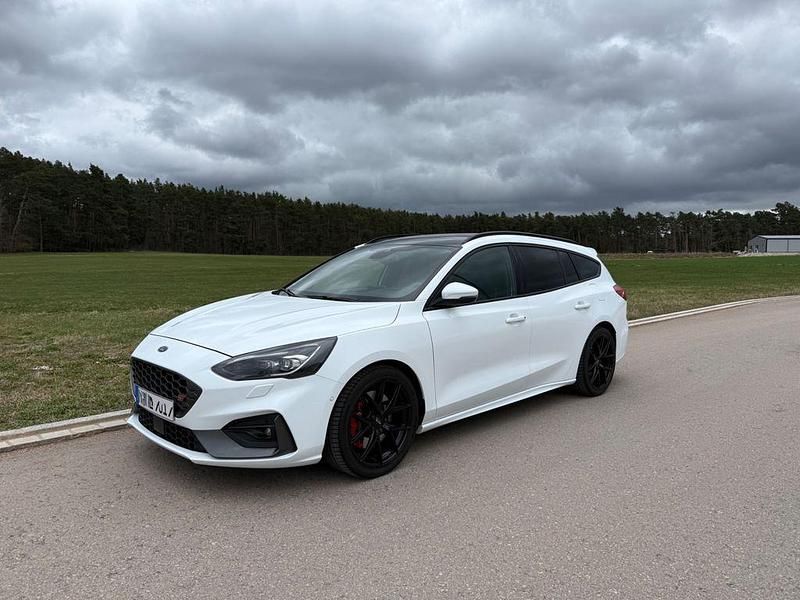 Gebraucht Ford Focus ST 280 PS (205 kW) 2019 Weiß Limousine