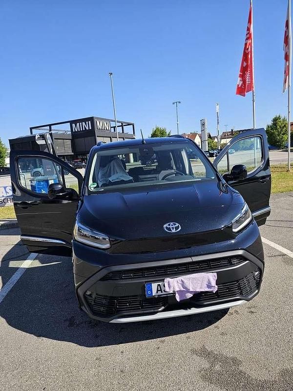 Gebraucht 2024 Toyota Proace Verso City Kombi | 31.000 € (Teuer) - Bild 1/4