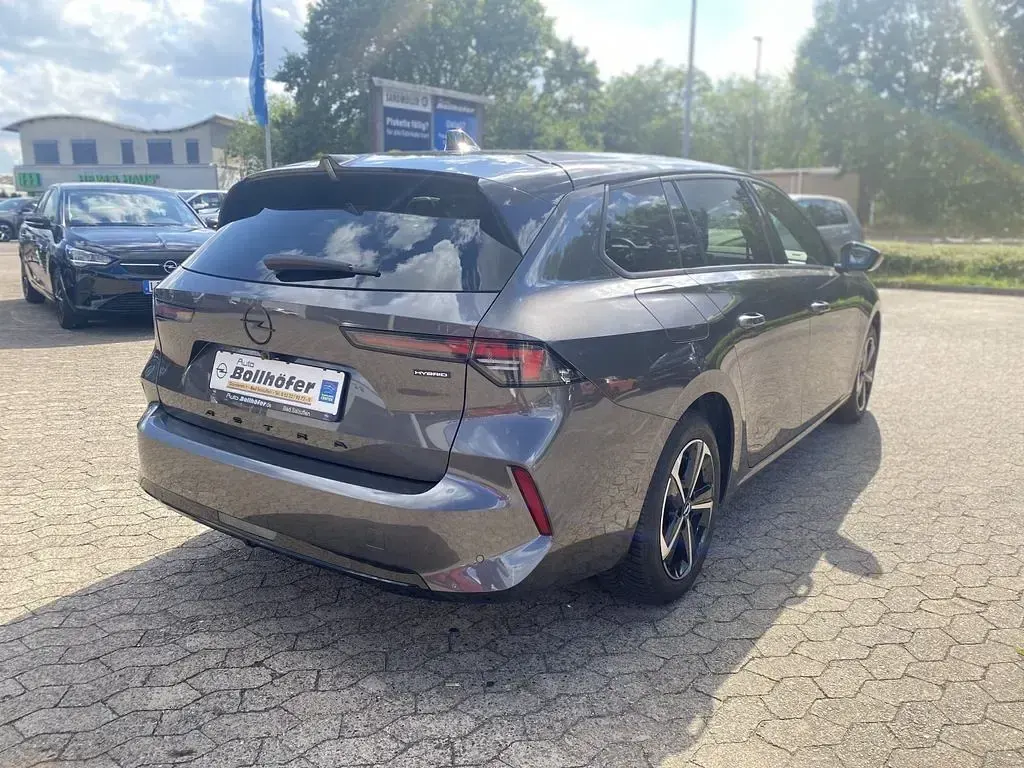 Gebraucht Opel Astra 136 PS (100 kW) 2025 Vulkan grau Kleinwagen