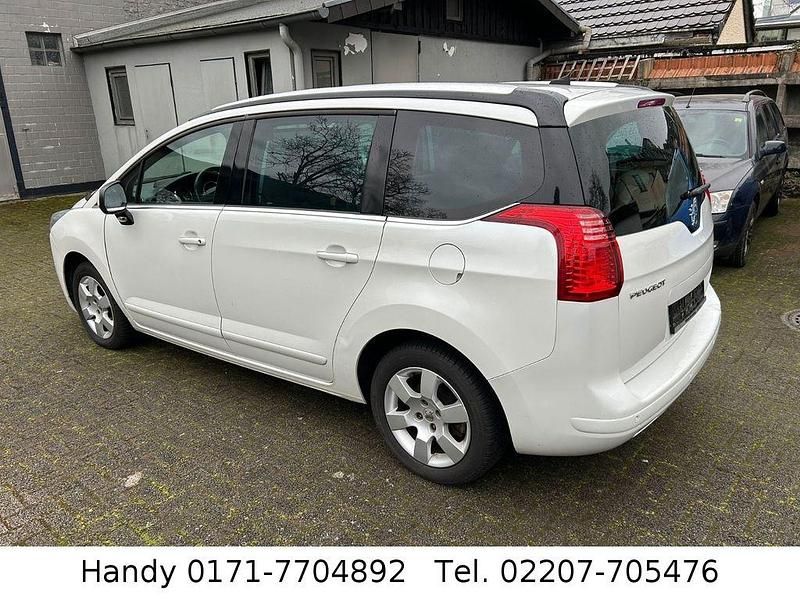 Gebraucht Peugeot 5008 156 PS (114 kW) 2010 Weiß Van / Kleinbus