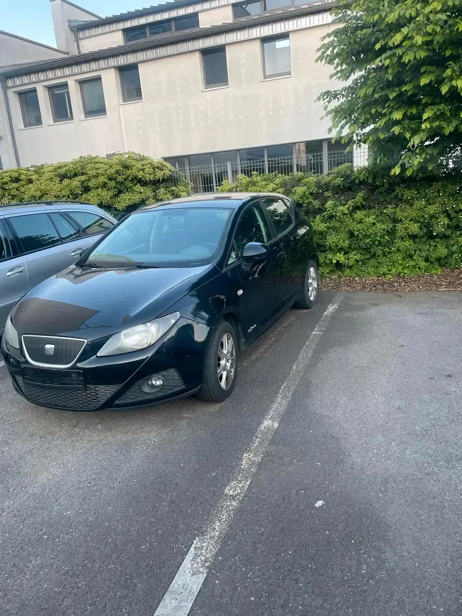 Używany Seat Ibiza 69 KM (50 kW) 2012 Czarny Hatchback