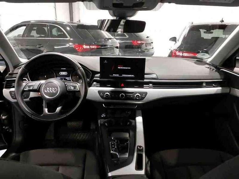 Gebraucht Audi A4 150 PS (110 kW) 2022 Mythosschwarz metallic Kombi