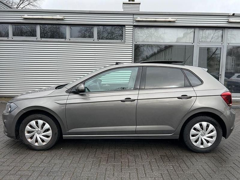 Gebraucht VW Polo Comfortline 95 PS (69 kW) 2019 Limestone grey Limousine