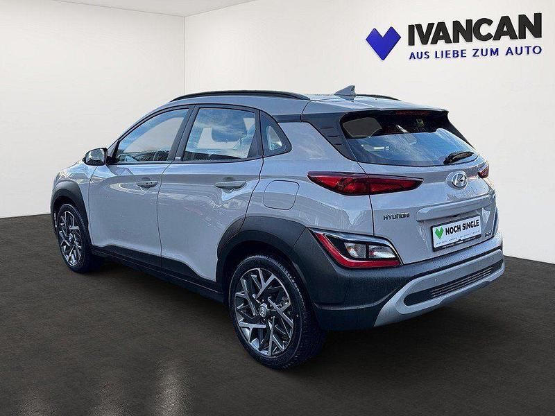 Gebraucht Hyundai Kona Trend 105 PS (77 kW) 2021 Grau SUV