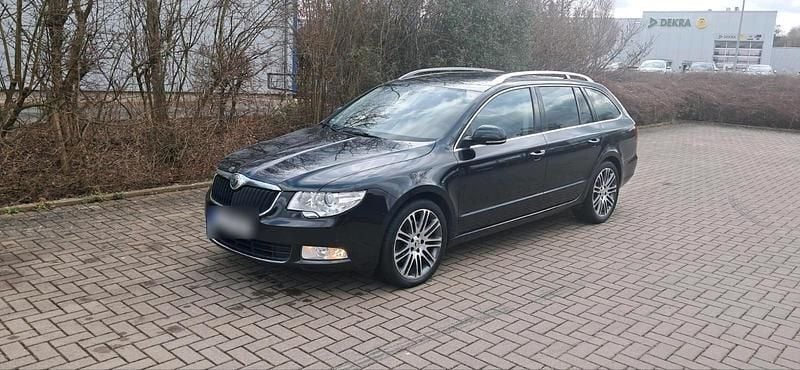 Gebraucht Skoda Superb 2012 Schwarz Kombi