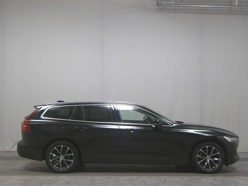 Black solid stone / solid Gebraucht 2019 Volvo V60 Momentum Kombi | 22.680 € (Superpreis) - Bild 1/4