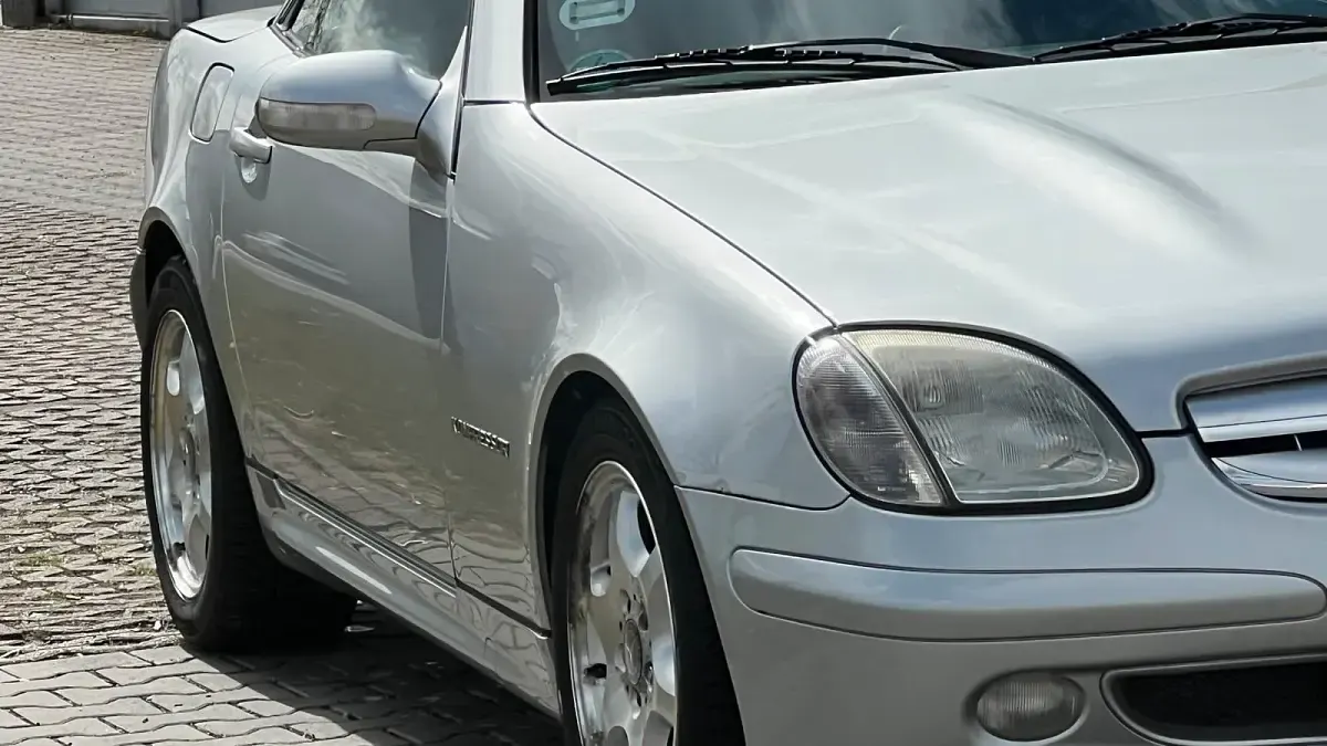 Gebraucht Mercedes SLK230 197 PS (144 kW) 2002 Silber Cabrio