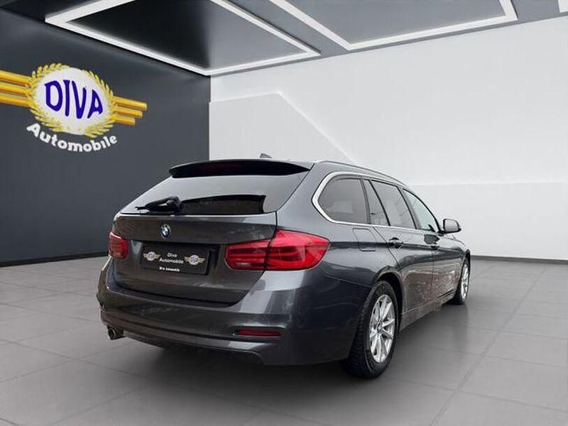 Gebraucht BMW 318 Advantage 136 PS (100 kW) 2018 Grau Kombi