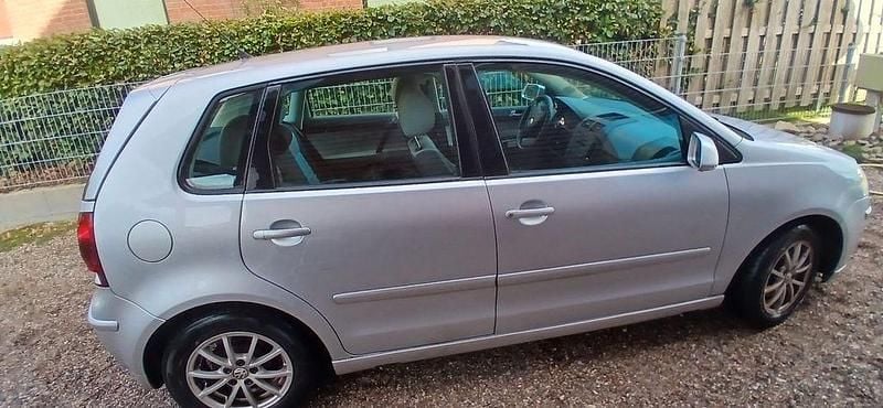 Gebraucht VW Polo 80 PS (58 kW) 2007 Silber Limousine