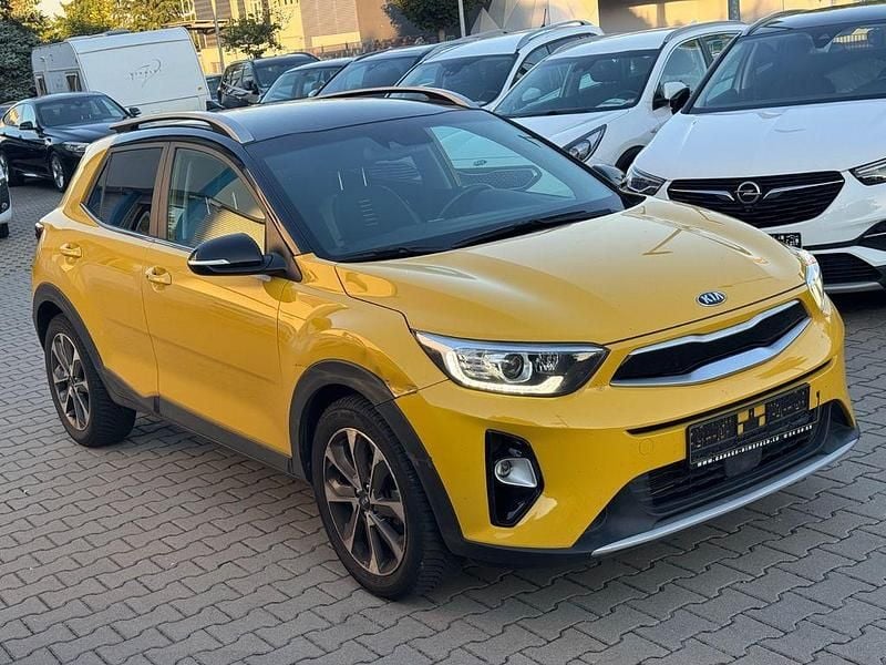 Gelb Gebraucht 2020 Kia Stonic Vision SUV | 14.200 € (Superpreis) - Bild 1/4