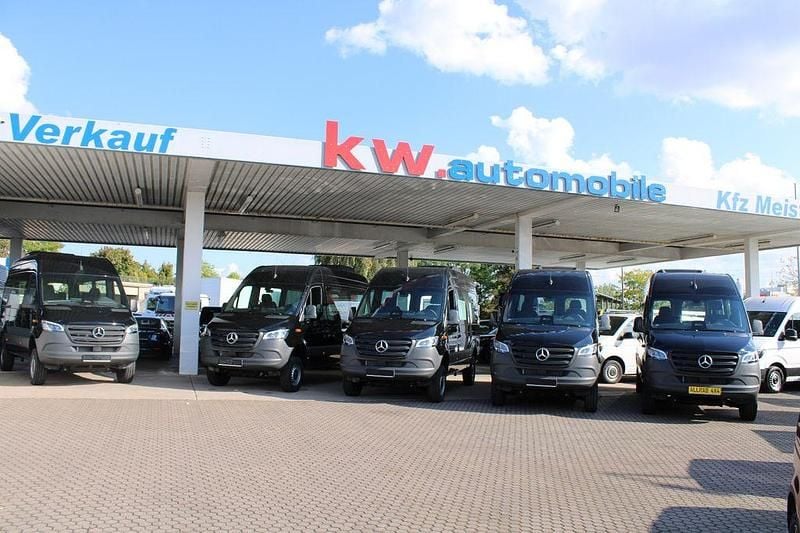 Neu Mercedes Sprinter 190 PS (139 kW) 2025 Schwarz Van