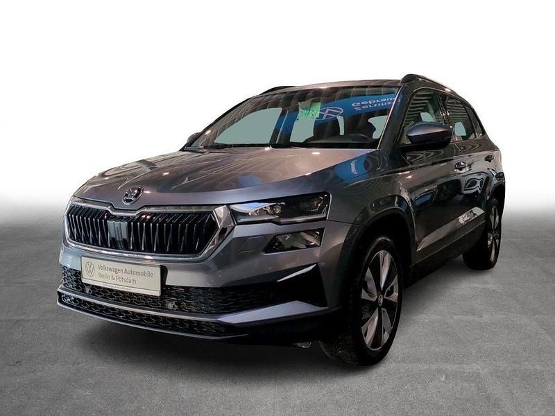 Graphitegrau metallic Gebraucht 2022 Skoda Karoq Style SUV | 24.870 € (Fairer Preis) - Bild 1/4