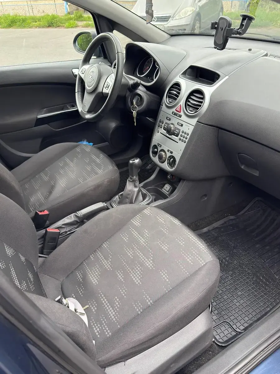 Gebraucht Opel Corsa Color Edition 86 PS (63 kW) 2011 Blau Kleinwagen
