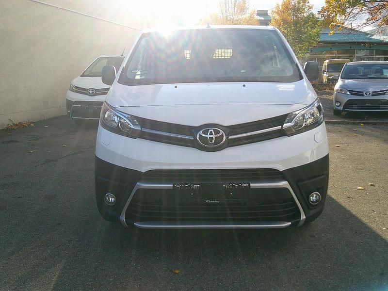 Gebraucht Toyota Proace 144 PS (105 kW) 2022 Weiß Van / Kleinbus