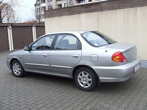 Gebraucht Kia Shuma 102 PS (75 kW) 2004 Silber metallic Kleinwagen