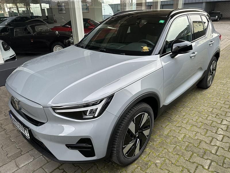 Grau Gebraucht 2024 Volvo XC40 SUV | 35.900 € (Superpreis) - Bild 1/4