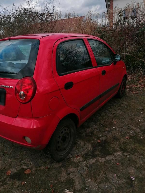 Gebraucht Chevrolet Matiz 60 PS (44 kW) 2009 Rot Kleinwagen