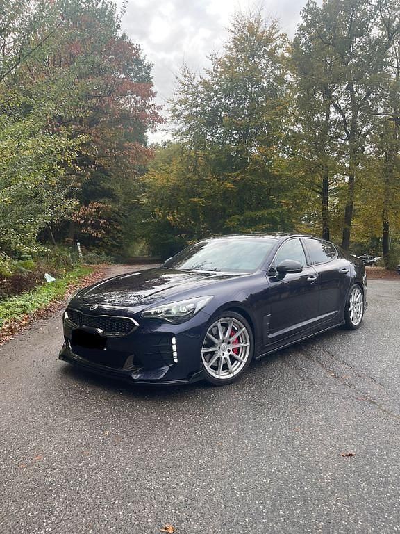 Blau Gebraucht 2019 Kia Stinger Kleinwagen | 33.999 € (Etwas zu teuer) - Bild 1/4