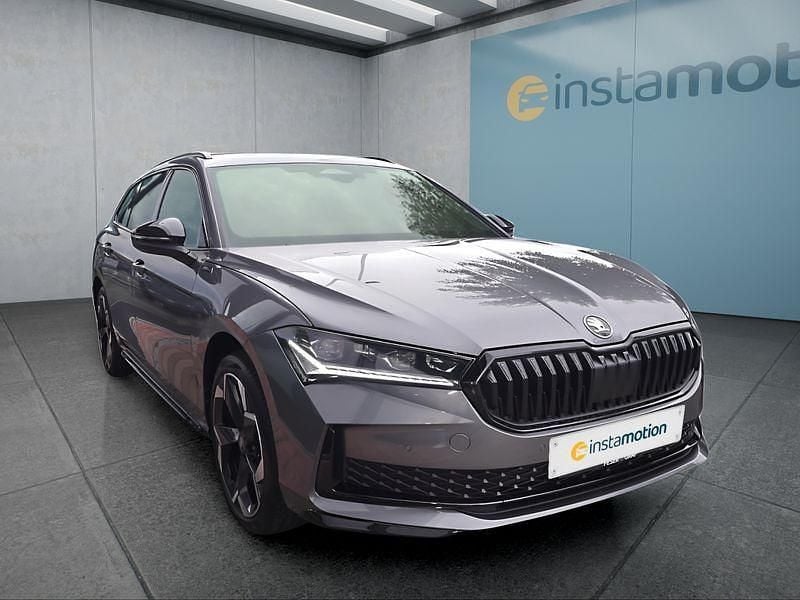 Neu Skoda Superb 193 PS (141 kW) 2026 Grau Kombi