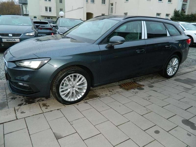 Neu Seat Leon Style 150 PS (110 kW) 2026 Magnetic grau metallic Kombi