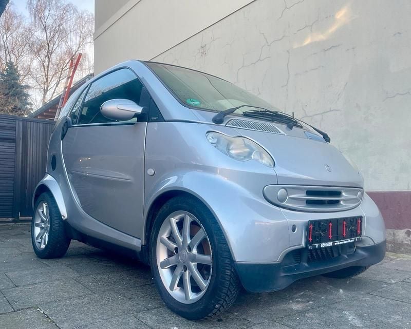 Grau Gebraucht 2005 Smart ForTwo Coupé Coupé | 2.690 € (Fairer Preis) - Bild 1/4