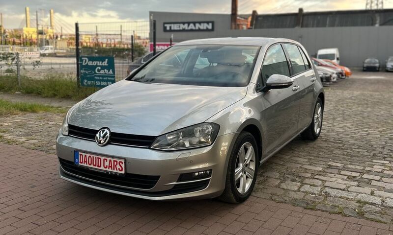 Silber Gebraucht 2013 VW Golf VII Comfortline Limousine | 8.999 € (Fairer Preis) - Bild 1/4