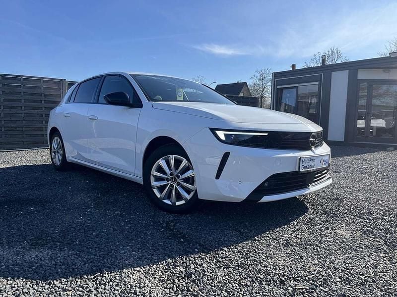 Gebraucht Opel Astra Elegance 131 PS (96 kW) 2023 Weiß Kleinwagen