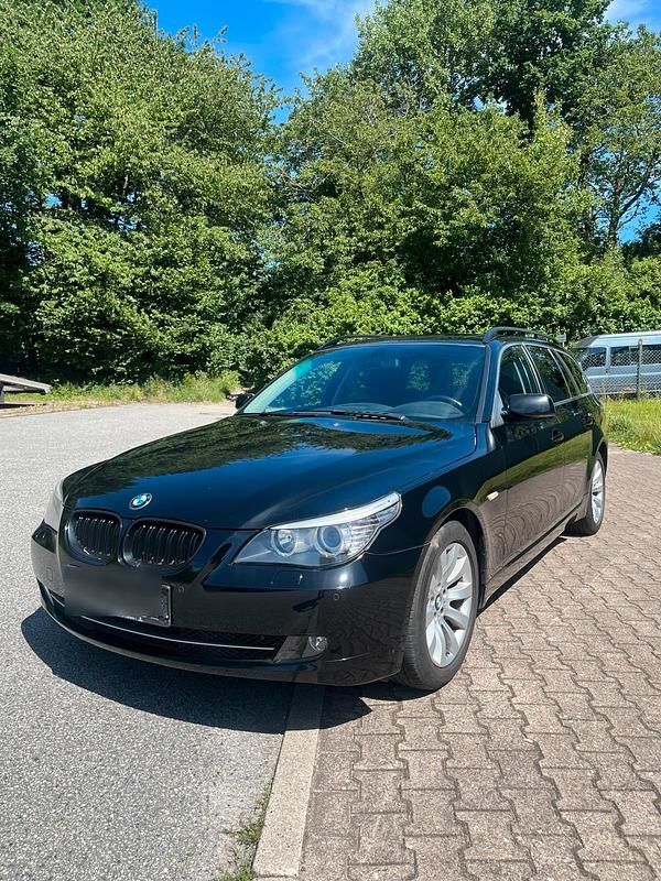 Schwarz Gebraucht 2009 BMW 520 Kombi | 3.495 € - Bild 1/4