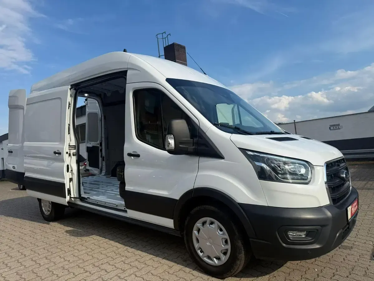 Gebraucht Ford Transit 185 PS (136 kW) 2022 Weiß Van