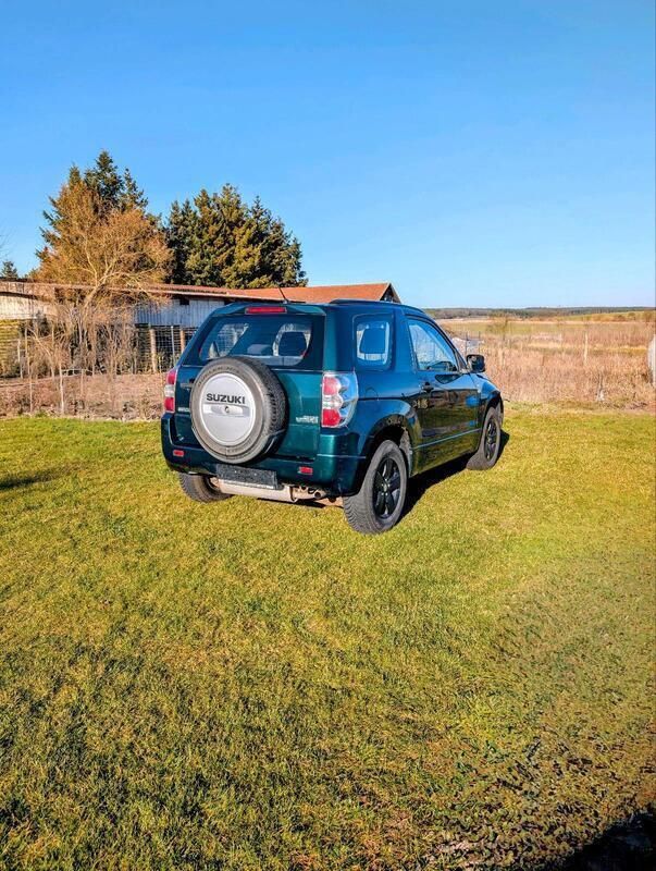 Grün Gebraucht 2006 Suzuki Grand Vitara SUV | 5.190 € (Fairer Preis) - Bild 1/4