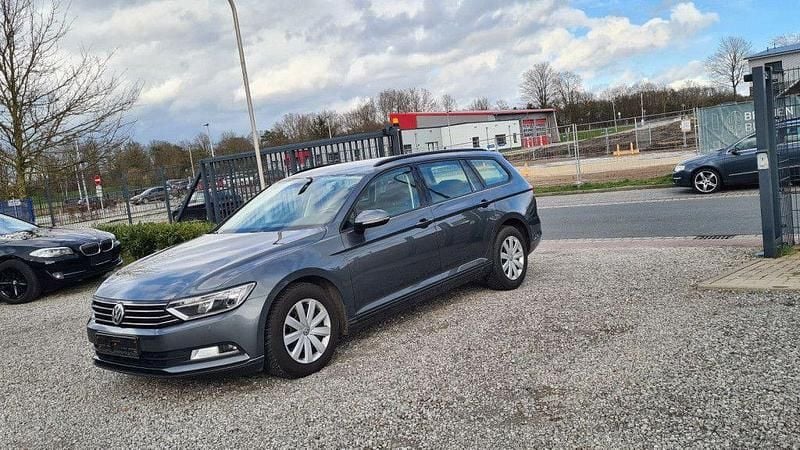 Gebraucht VW Passat 120 PS (88 kW) 2016 Grau Kombi