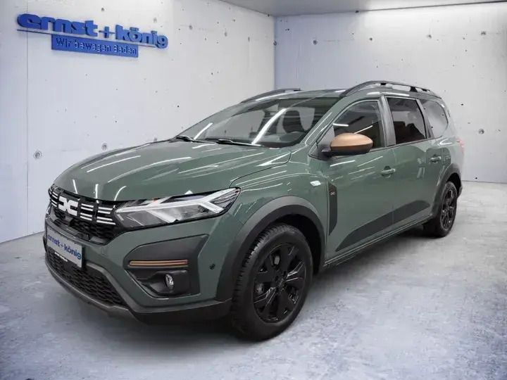 Grün Gebraucht 2024 Dacia Jogger Extreme Van / Kleinbus | 22.270 € (Etwas zu teuer) - Bild 1/4