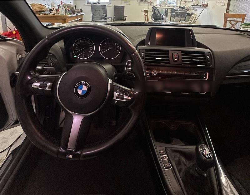 Gebraucht BMW 116 Advantage 136 PS (100 kW) 2015 Weiß Kleinwagen