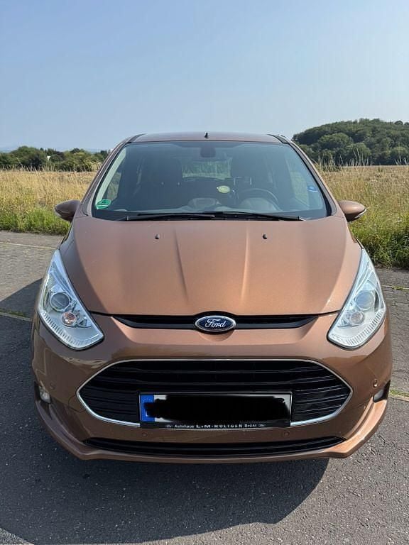 Braun Gebraucht 2016 Ford B-MAX Titanium Van / Kleinbus | 8.250 € (Guter Preis) - Bild 1/4