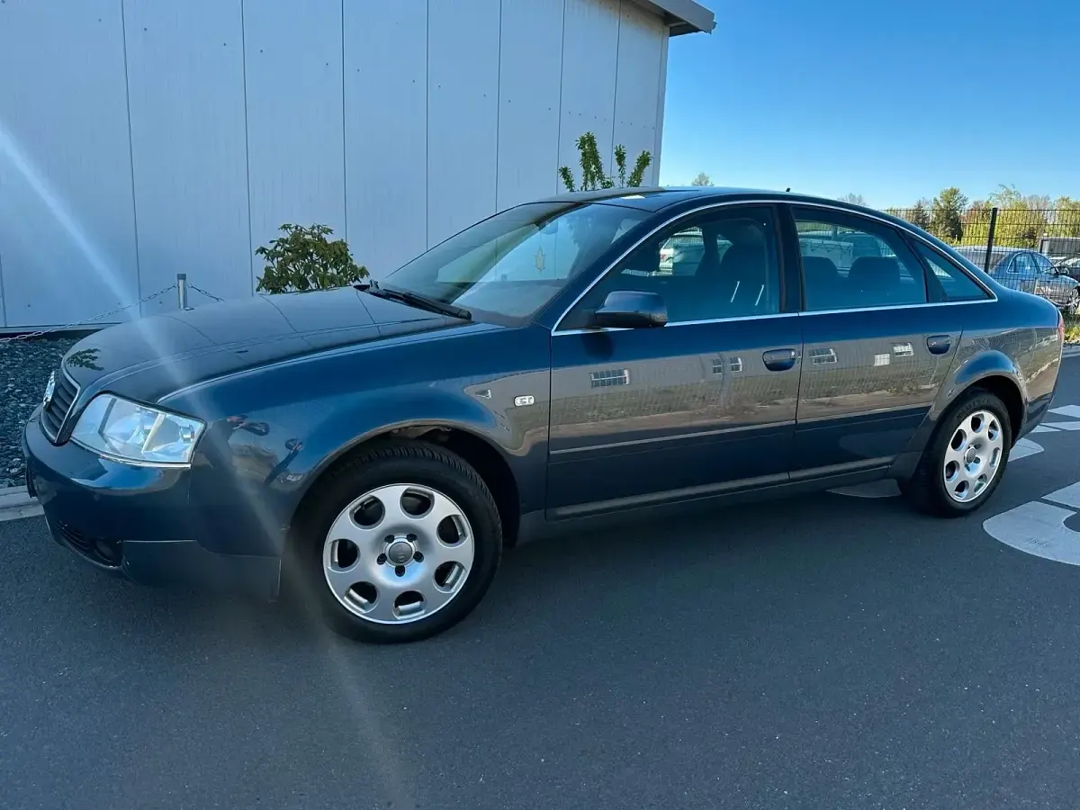 Gebraucht Audi A6 179 PS (131 kW) 2002 Blau Limousine