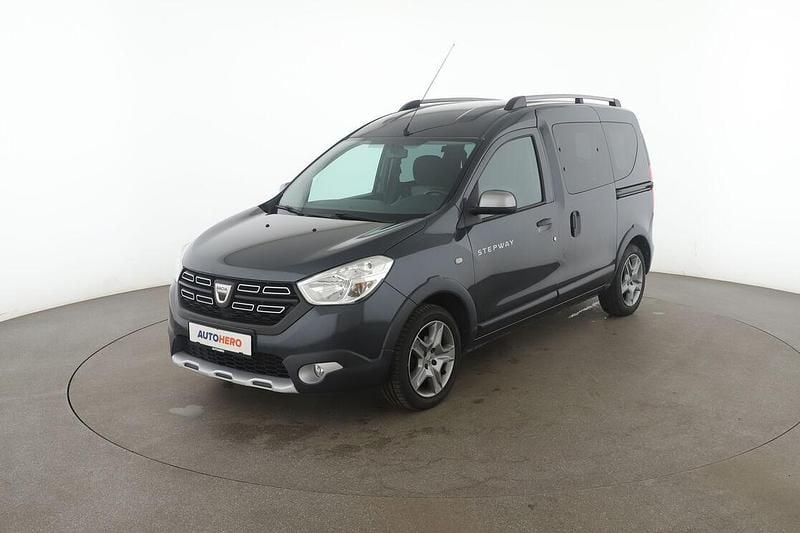 Grau Gebraucht 2019 Dacia Dokker Stepway Van | 15.100 € (Etwas zu teuer) - Bild 1/3
