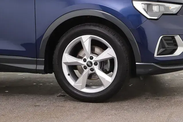 Gebraucht Audi Q3 Comfort 150 PS (110 kW) 2025 Navarrablau metallic SUV