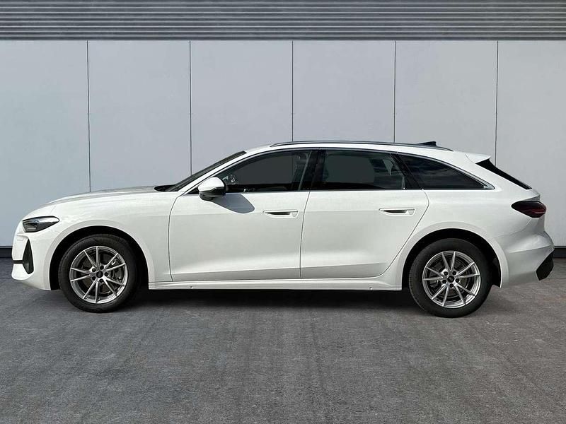 Neu Audi A5 Basis 150 PS (110 kW) 2025 Arkonaweiß Kombi