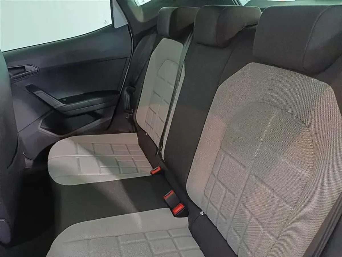 Neu Seat Arona FR 150 PS (110 kW) 2026 Nevada weiss metallic SUV